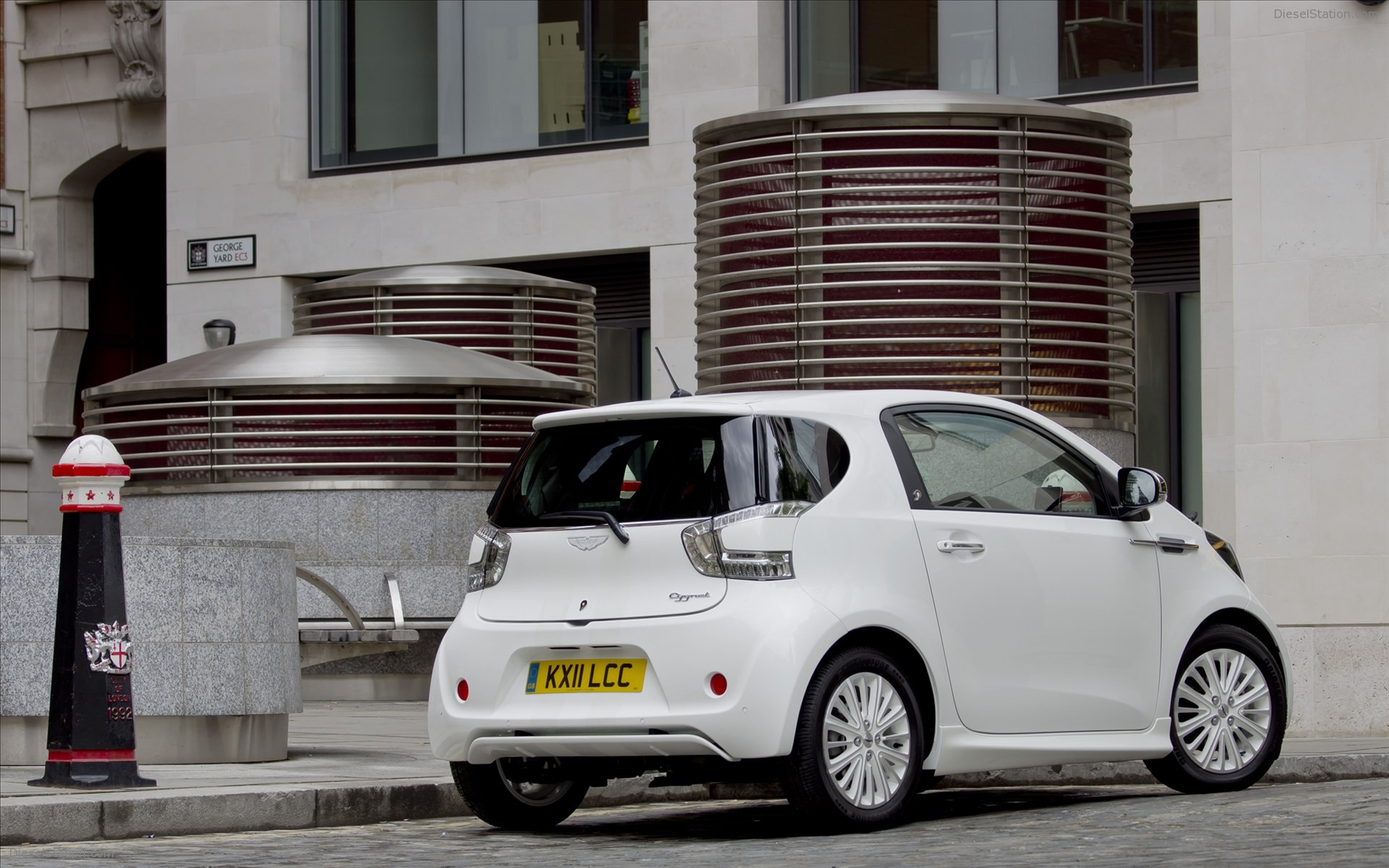 Aston Martin Cygnet Colette 2012